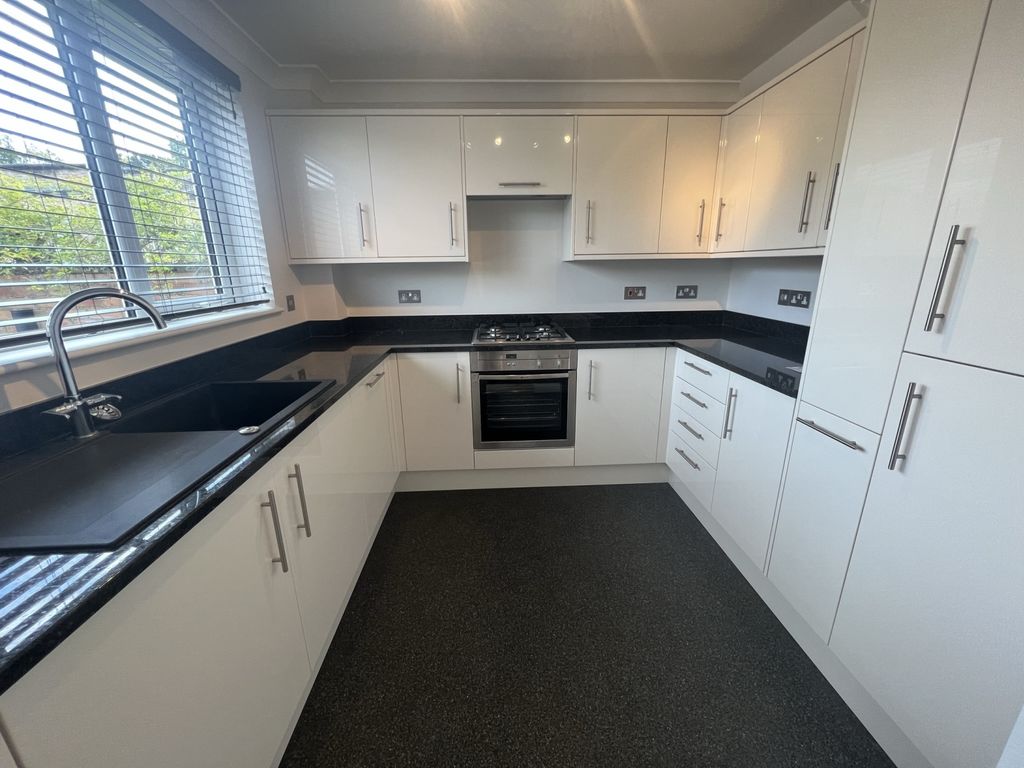 Property photo 3 of 15 Img_6370