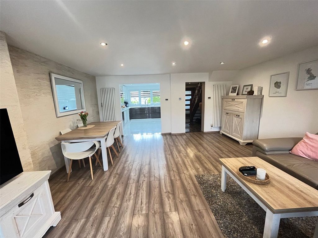 Property photo 3 of 25 Picture No. 15