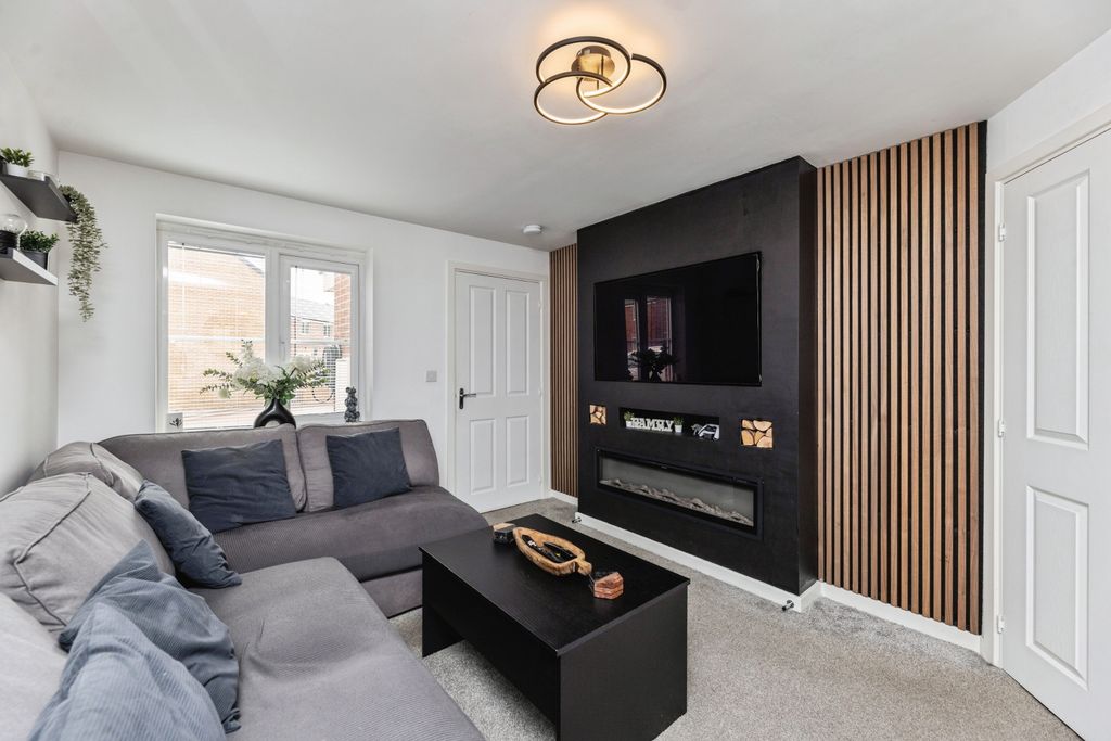 Property photo 3 of 31 5Z4A5063