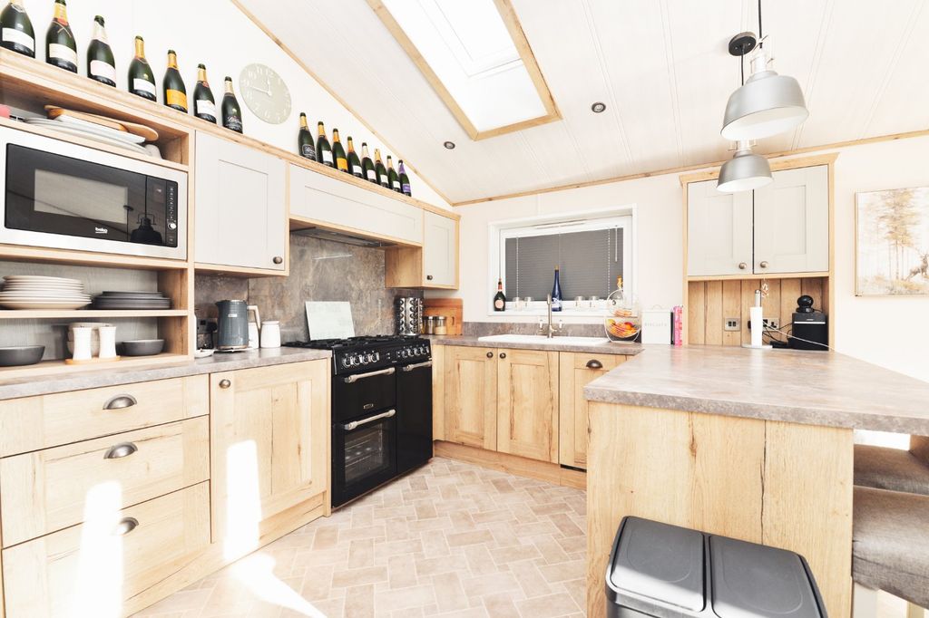 Property photo 3 of 18 Picture No. 05