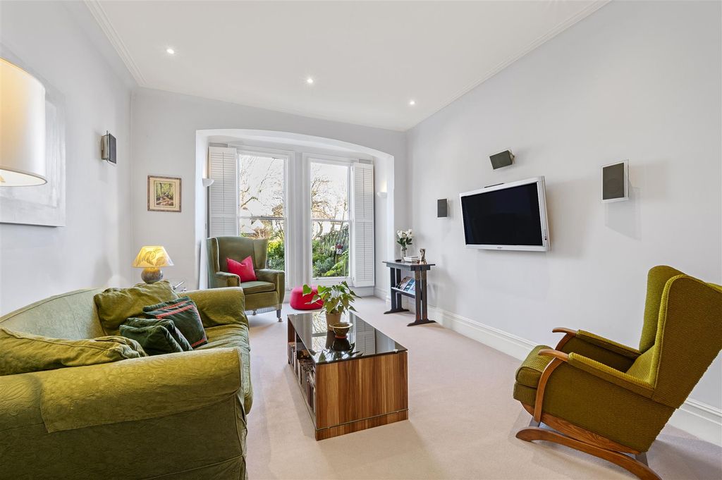 Property photo 3 of 24 8B Spencer Hill,9.Jpg
