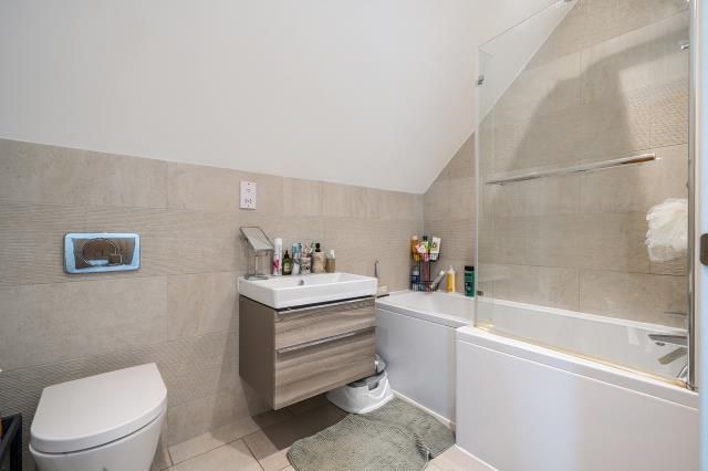 Property photo 2 of 16 Bathroom