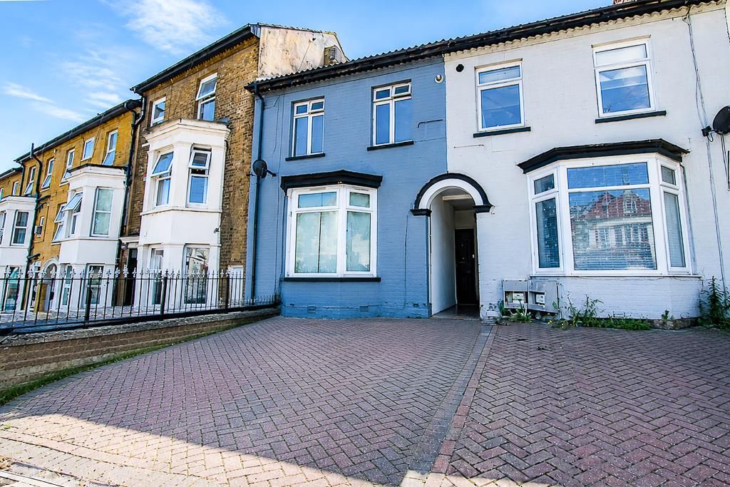 Property photo 1 of 11 Front