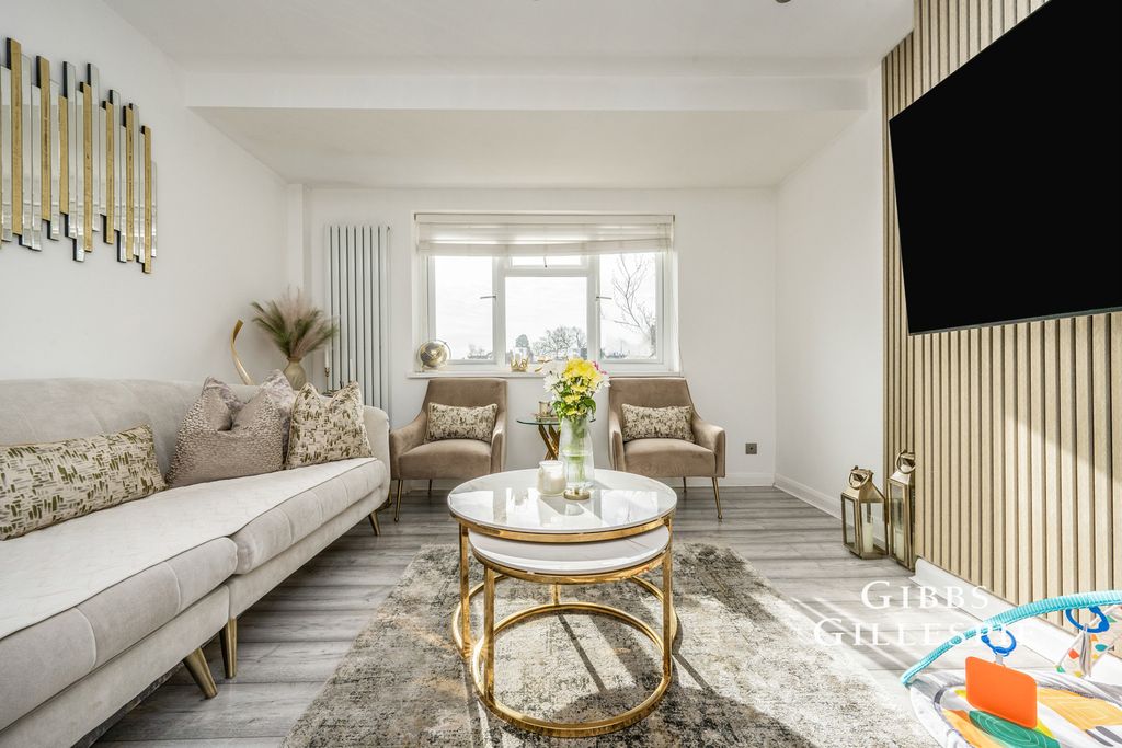 Property photo 1 of 19 Pbox-Img.Jpg