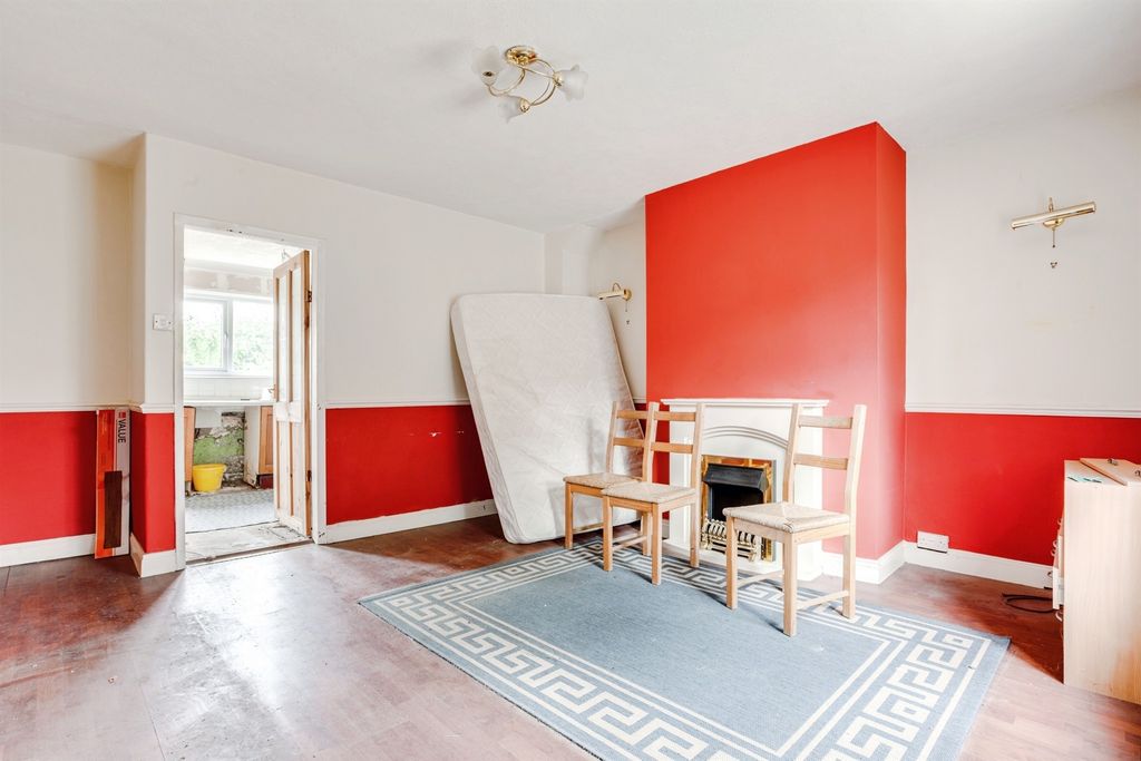 Property photo 2 of 17