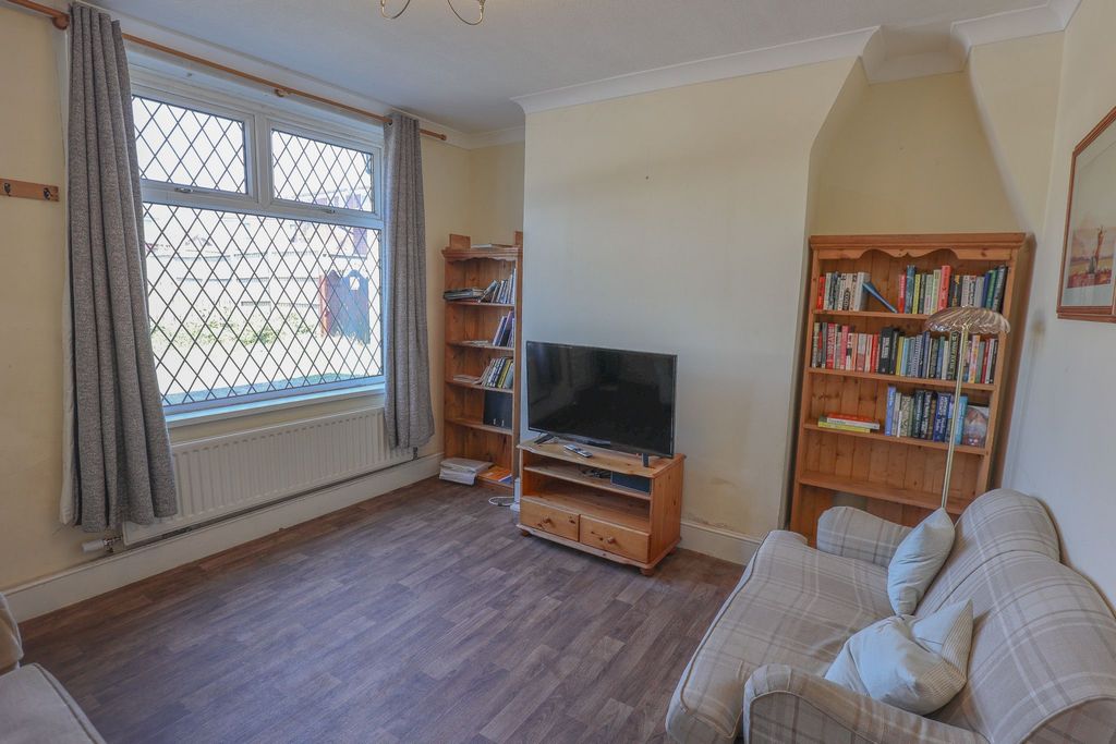 Property photo 2 of 10