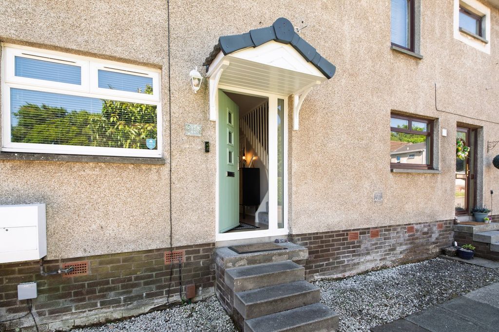 Property photo 2 of 29
