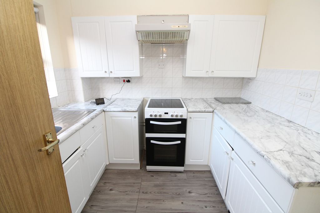 Property photo 1 of 3