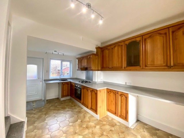 Property photo 3 of 7 Balcony