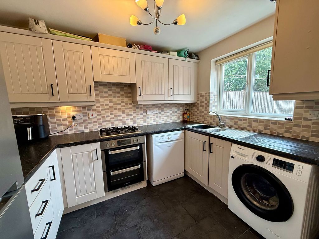 Property photo 2 of 23