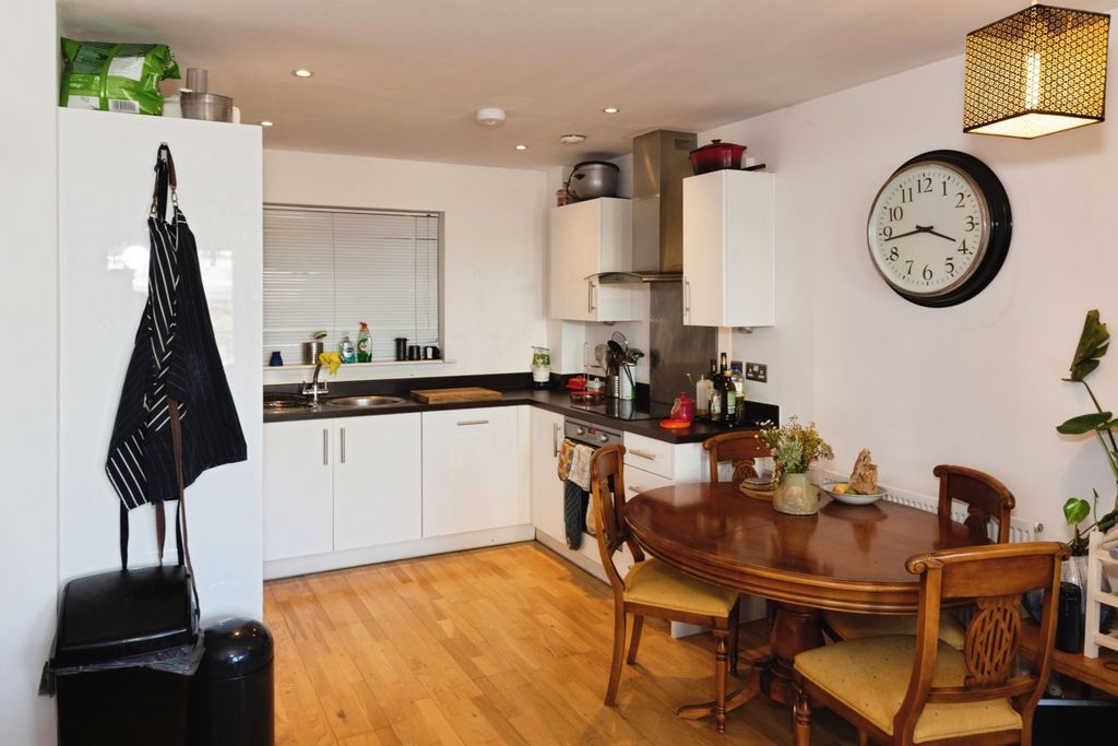 Property photo 2 of 14 Kitchen