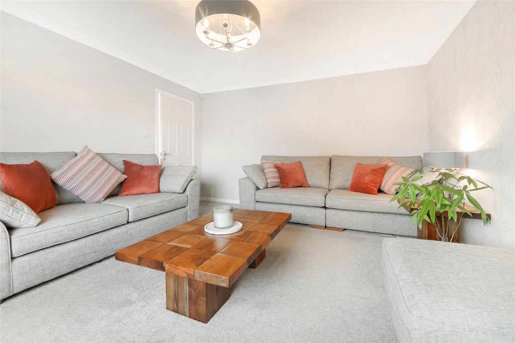 Property photo 2 of 17 Picture No. 03