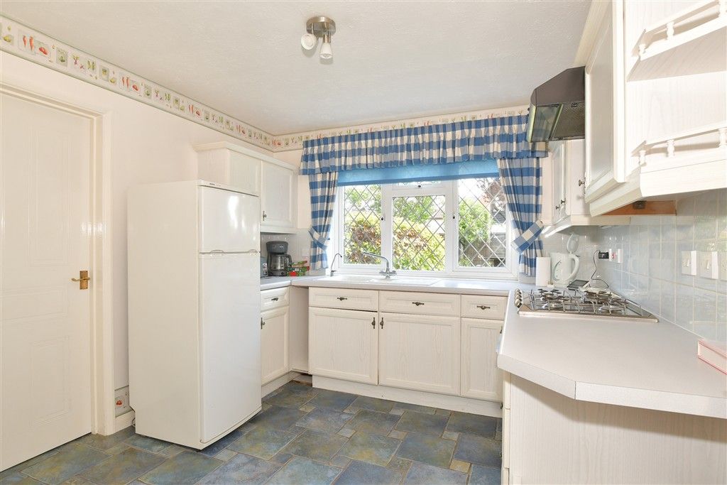 Property photo 3 of 12 Kitchen