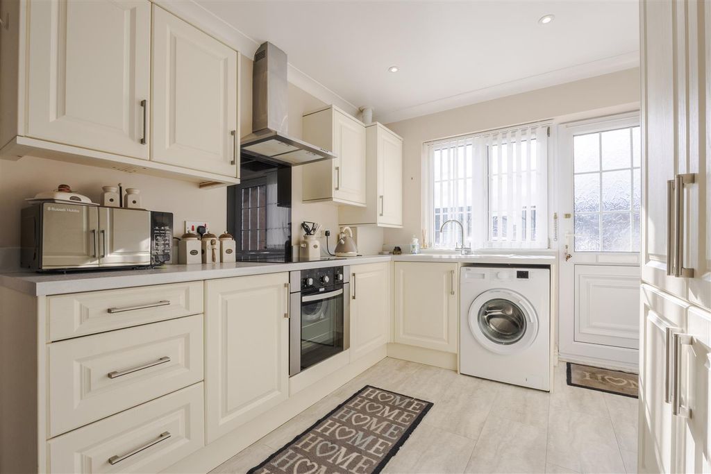 Property photo 2 of 15 Kitchen