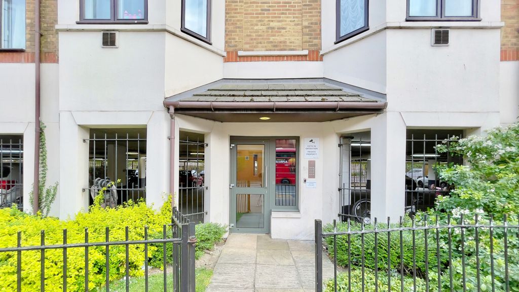 Property photo 2 of 16