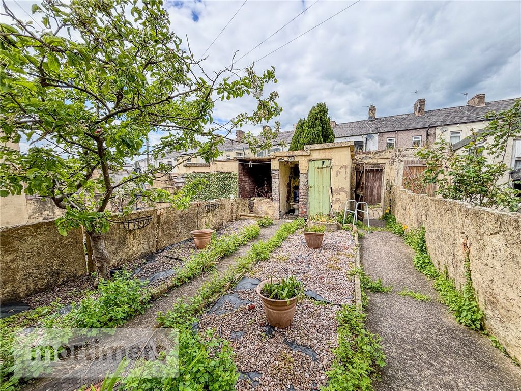 Property photo 3 of 9 Garden