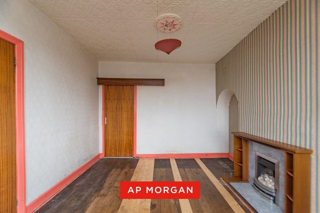 Property photo 3 of 16 Picture No. 15