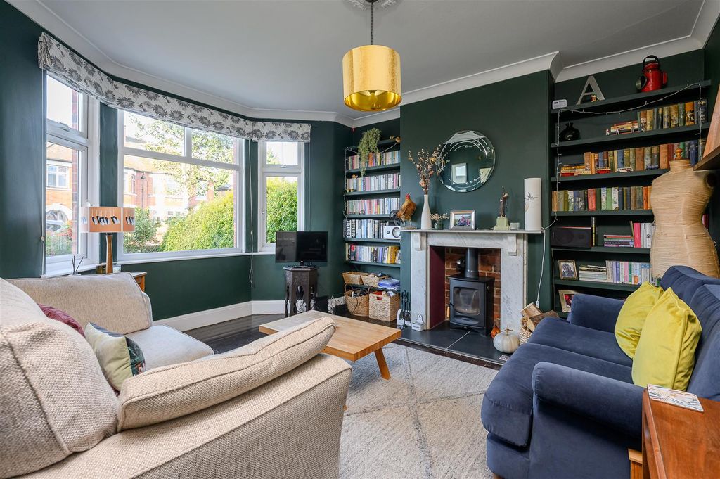 Property photo 3 of 21 Living Room