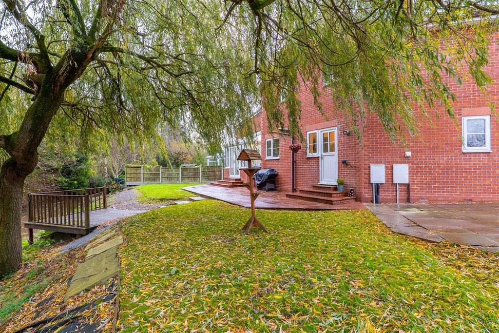 Property photo 1 of 38 Garden