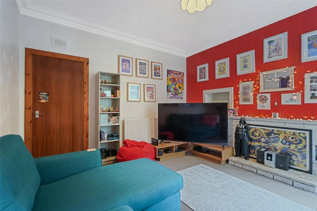 Property photo 3 of 18 Picture No. 02