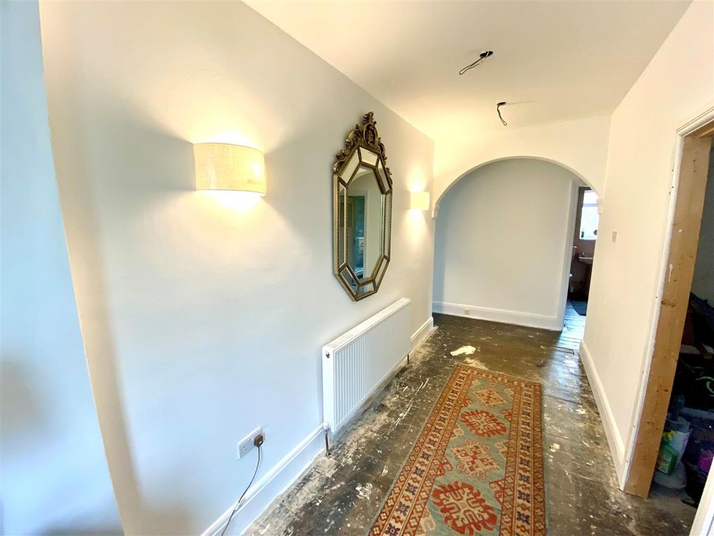 Property photo 2 of 17 Hall.Jpg