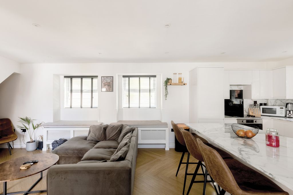 Property photo 1 of 15 1