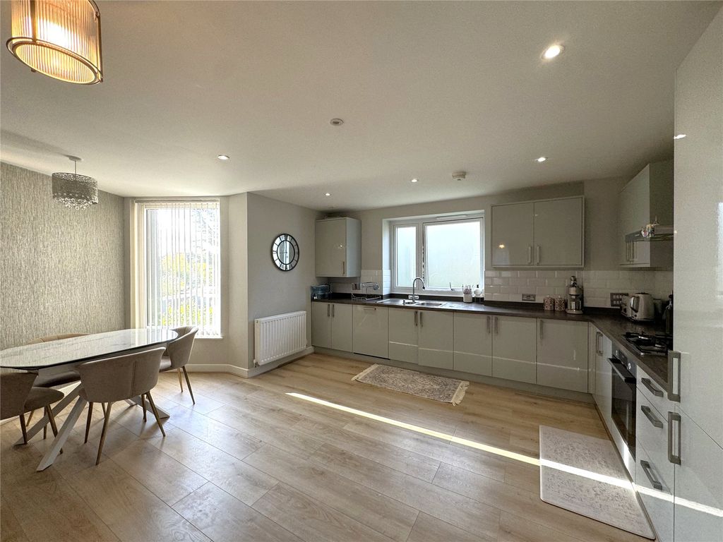Property photo 3 of 14 Picture No. 02