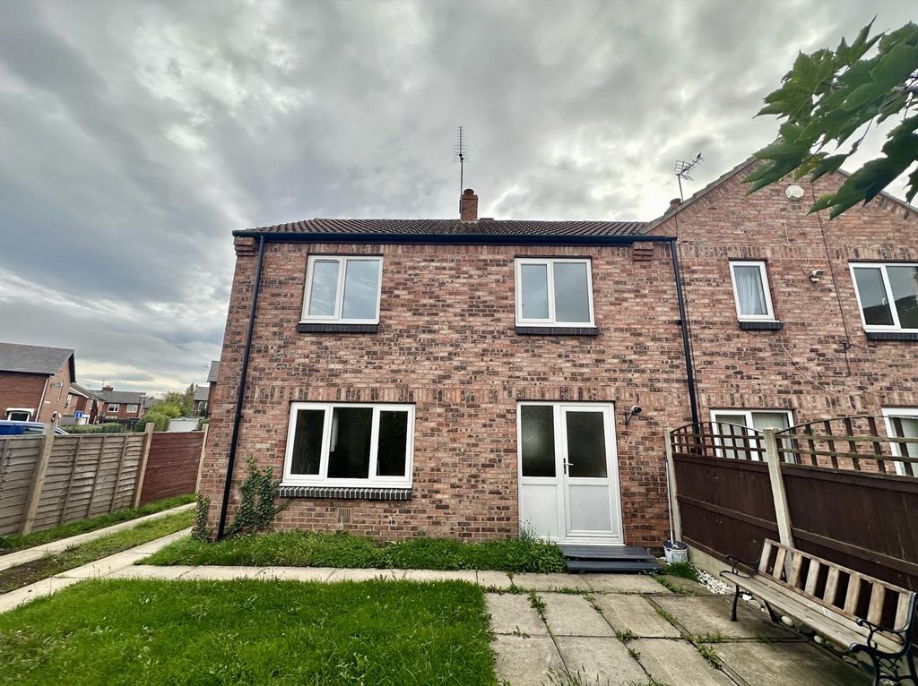 Property photo 2 of 17 Back