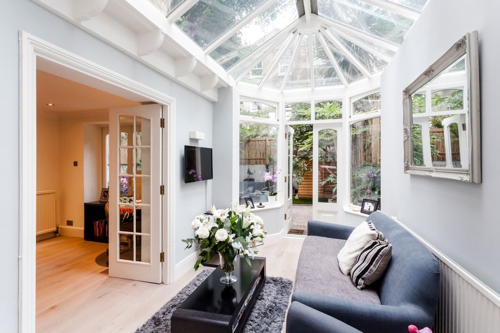 Property photo 2 of 16 1