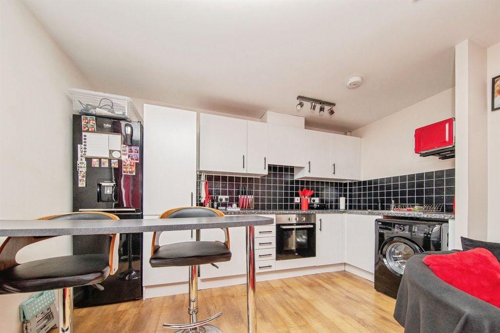 Property photo 2 of 12