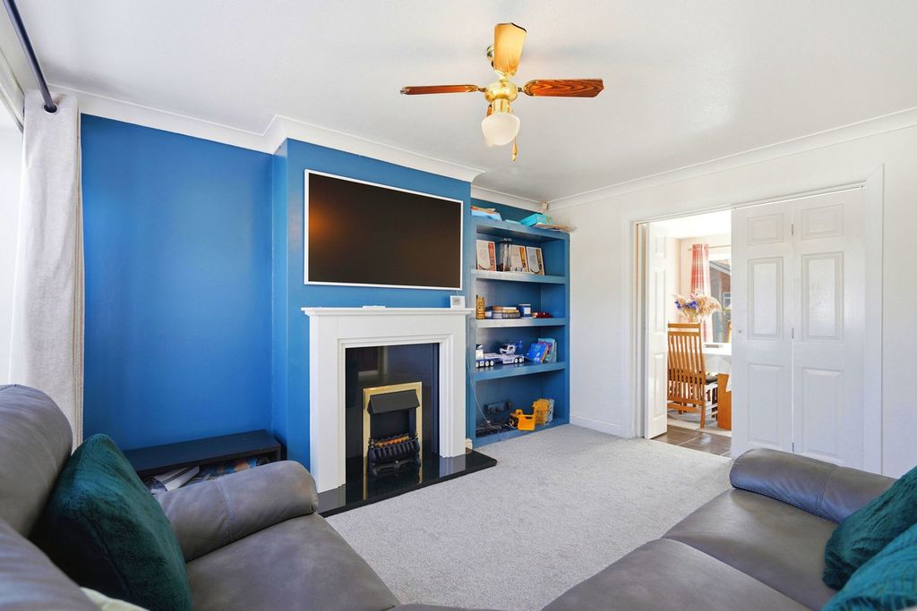 Property photo 2 of 16