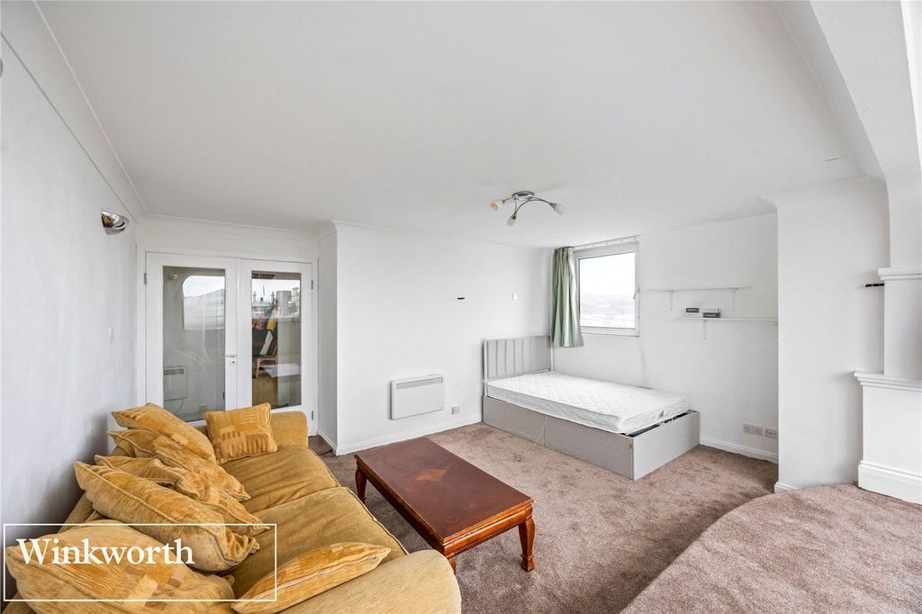 Property photo 3 of 12 Picture No. 12