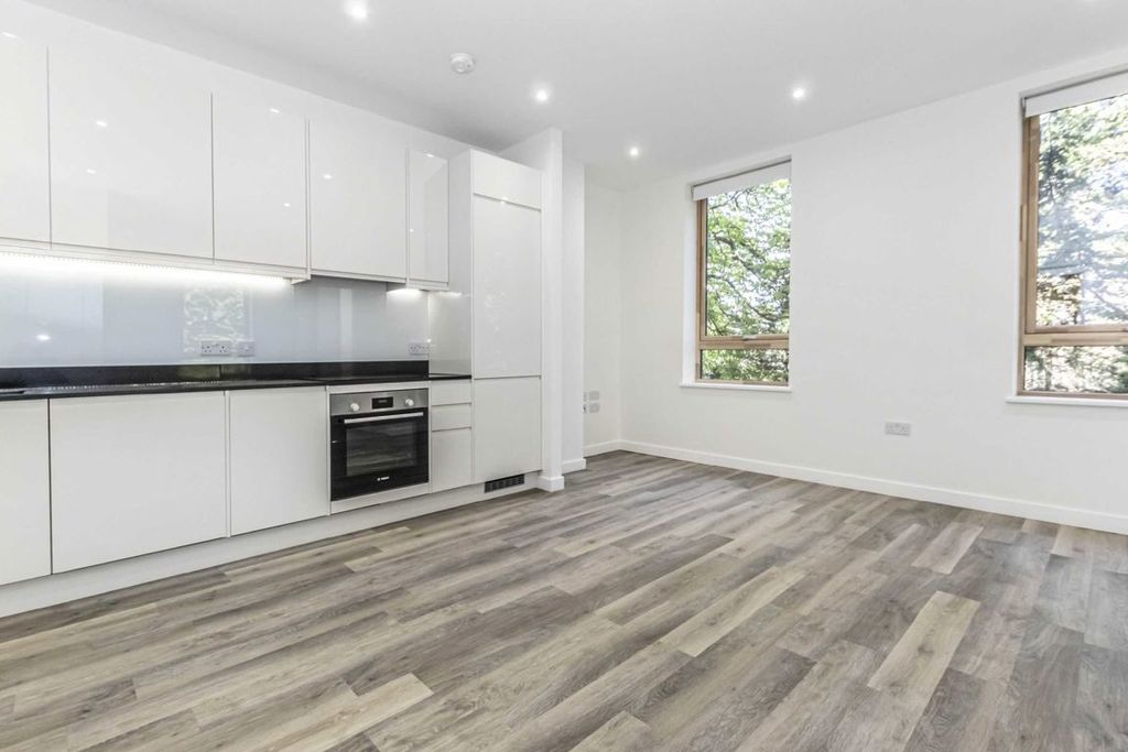 Property photo 2 of 3