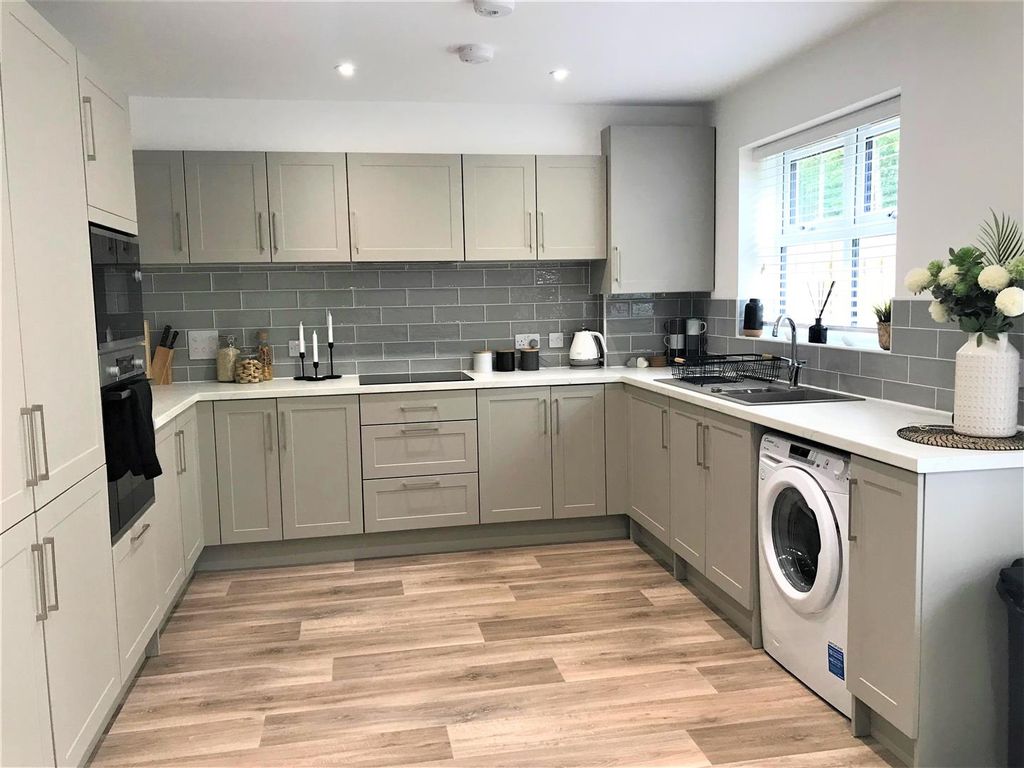 Property photo 2 of 4 Willow Kitchen.Jpg