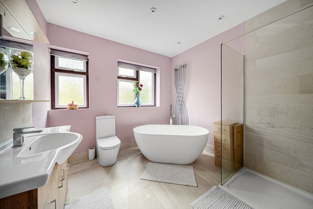 Property photo 1 of 25 4057021