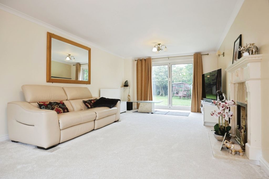 Property photo 2 of 17 Photo