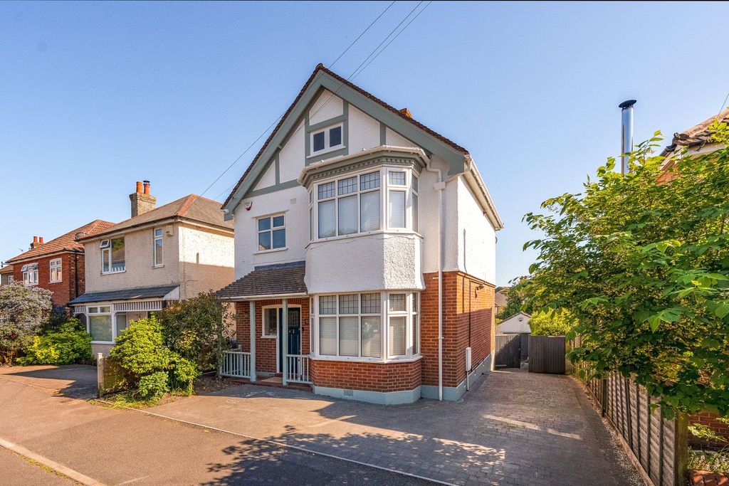 Property photo 1 of 41