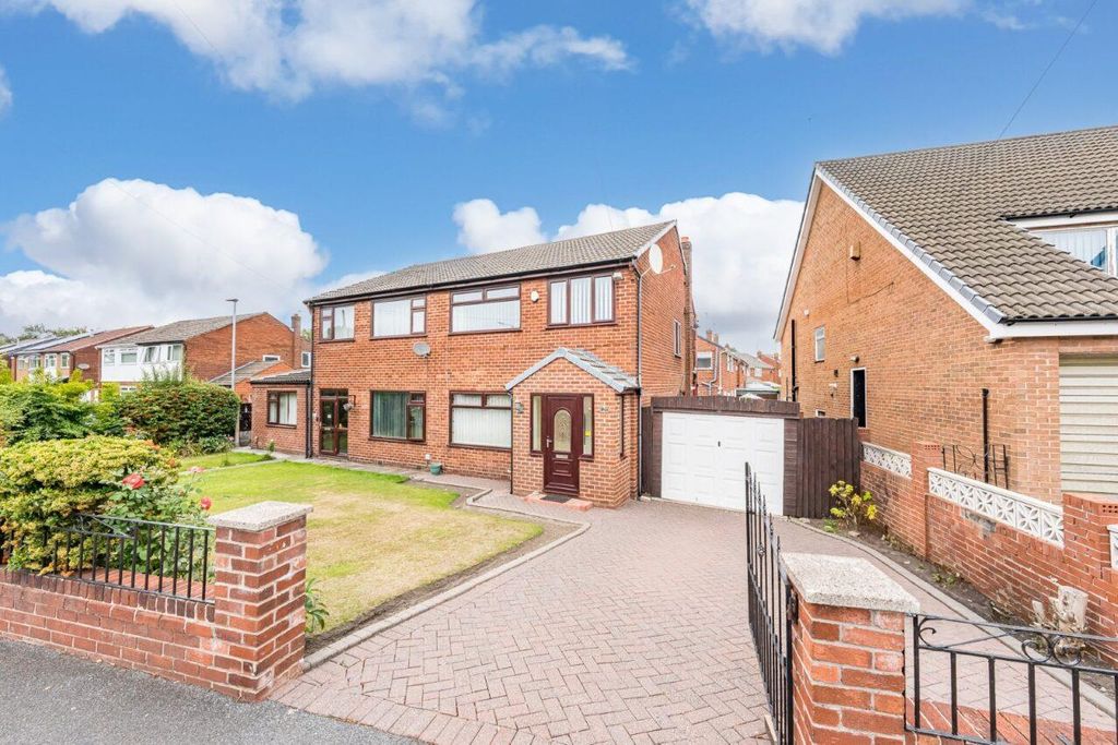 Property photo 1 of 19 107 Old Lane External.Jpg