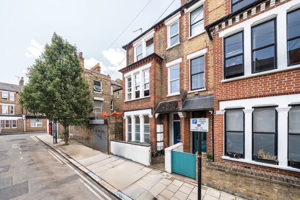 Property photo 1 of 7
