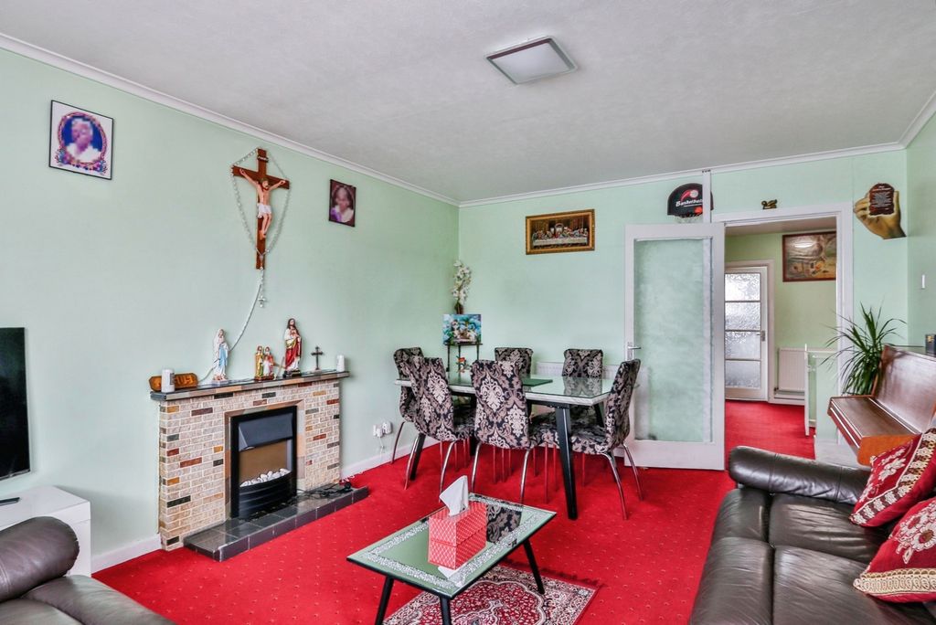 Property photo 3 of 12 Photo