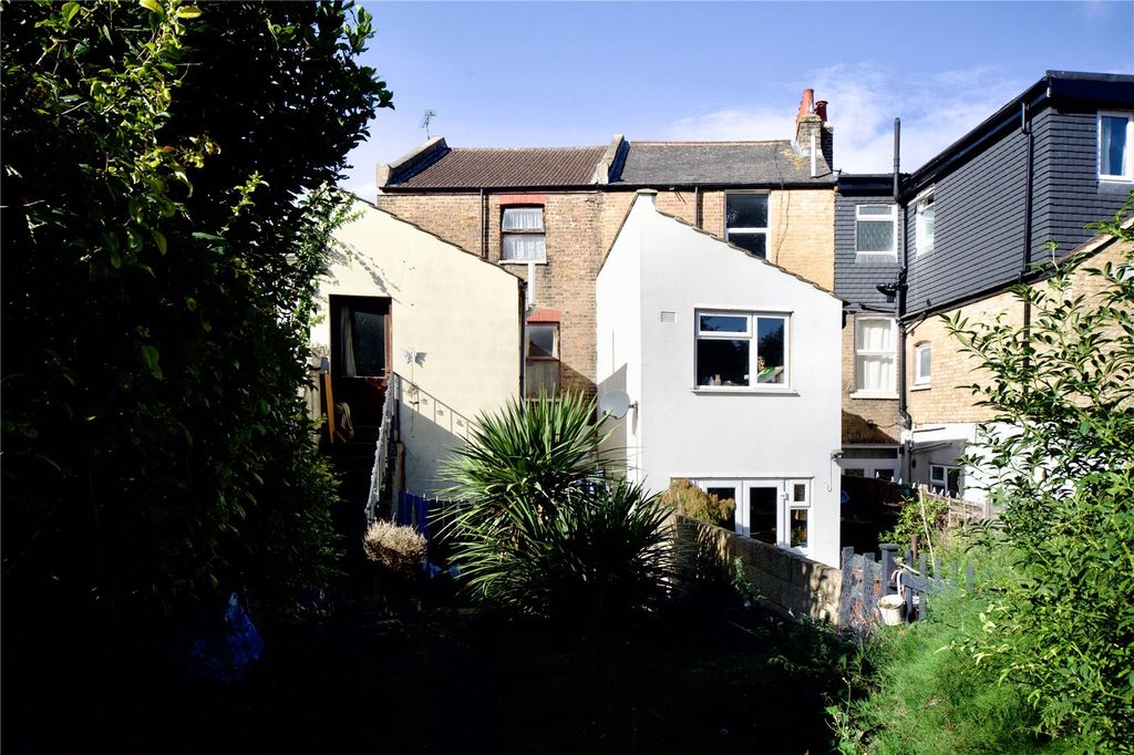 Property photo 2 of 33 Picture No. 28