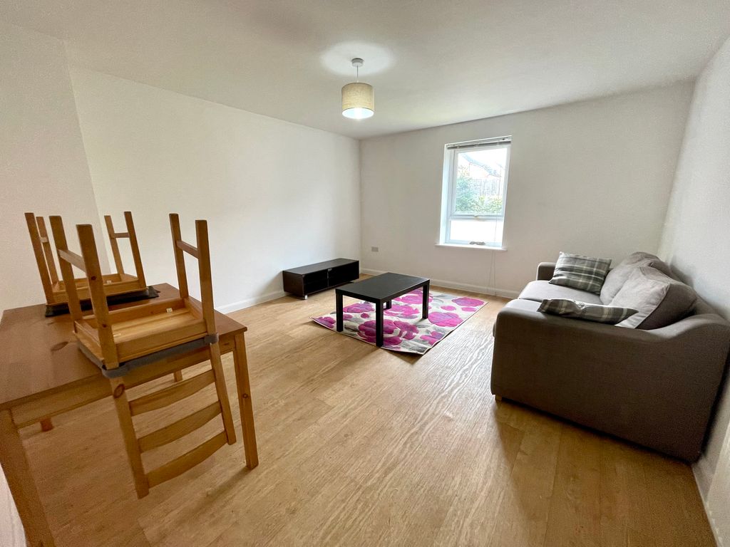 Property photo 3 of 6