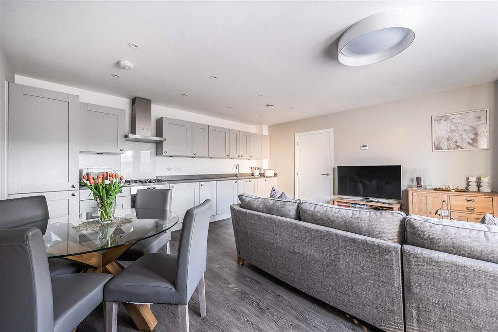 Property photo 2 of 22 1382356-14-6920515E7788F.Jpg