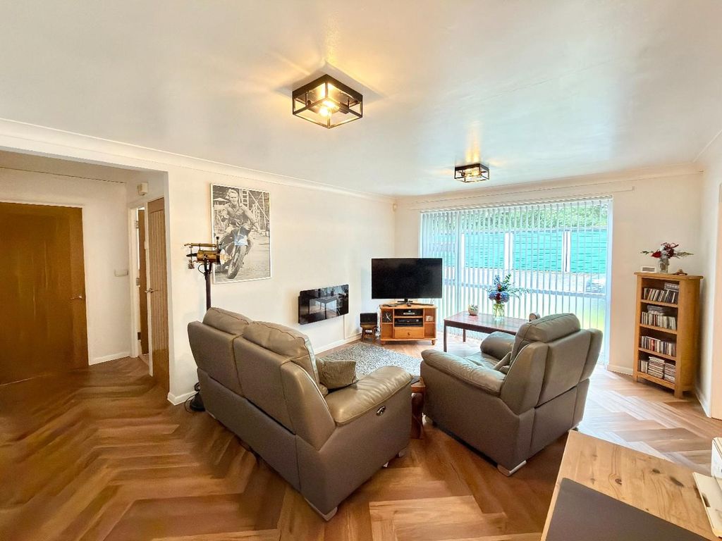 Property photo 2 of 22
