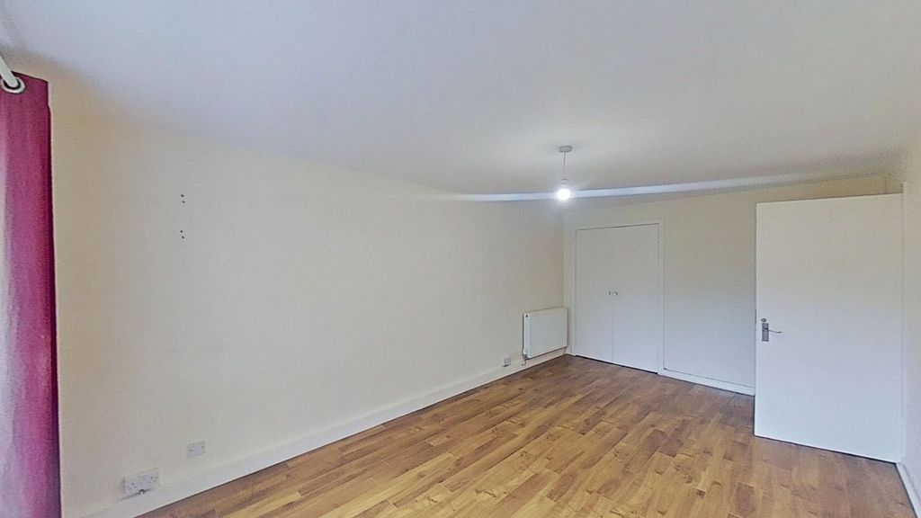Property photo 3 of 22 Picture No. 04