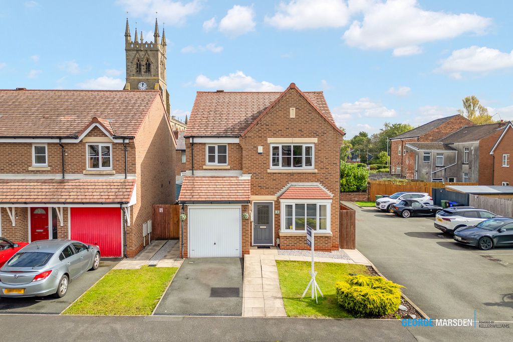 Property photo 1 of 30