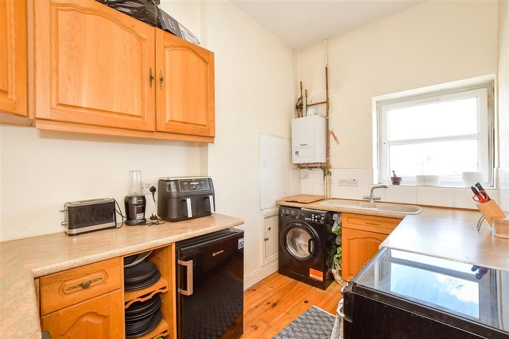 Property photo 1 of 11 Kitchen