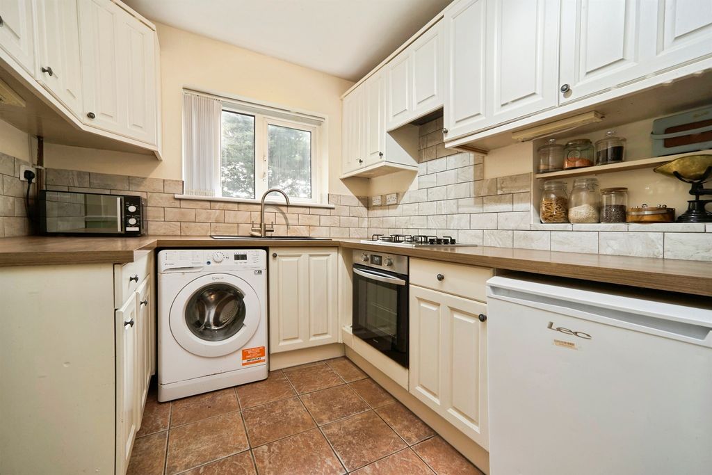 Property photo 3 of 16