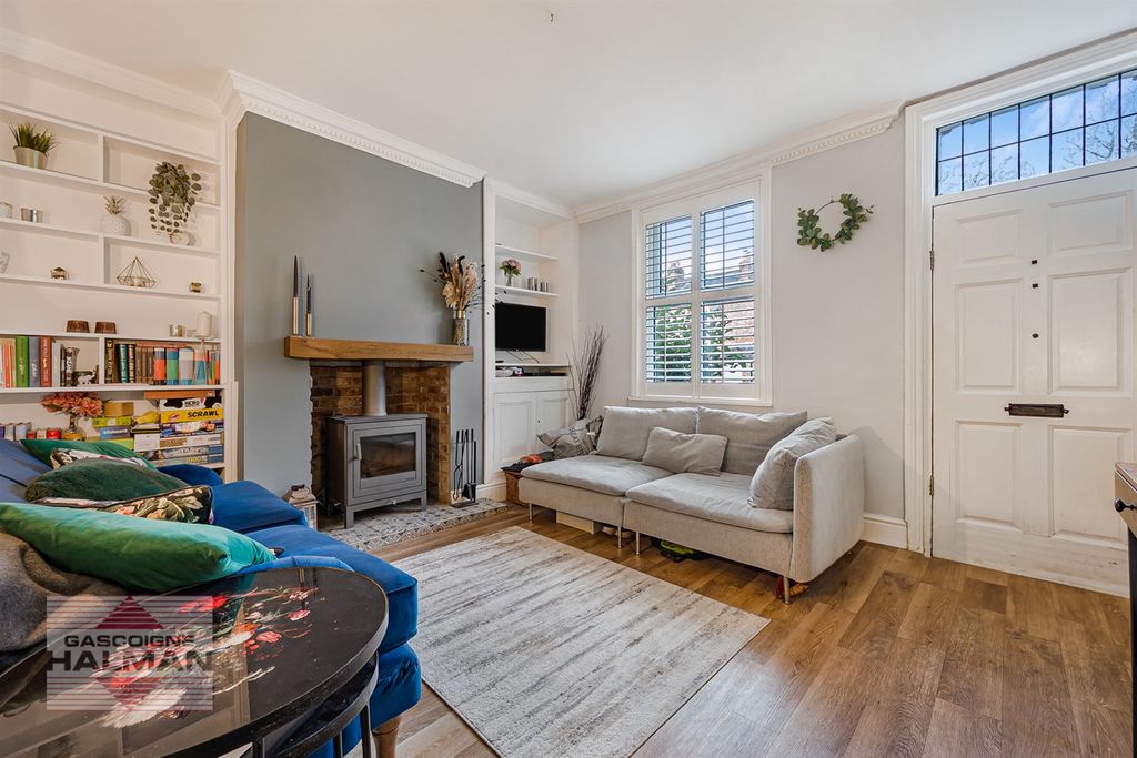 Property photo 3 of 17 Living Room