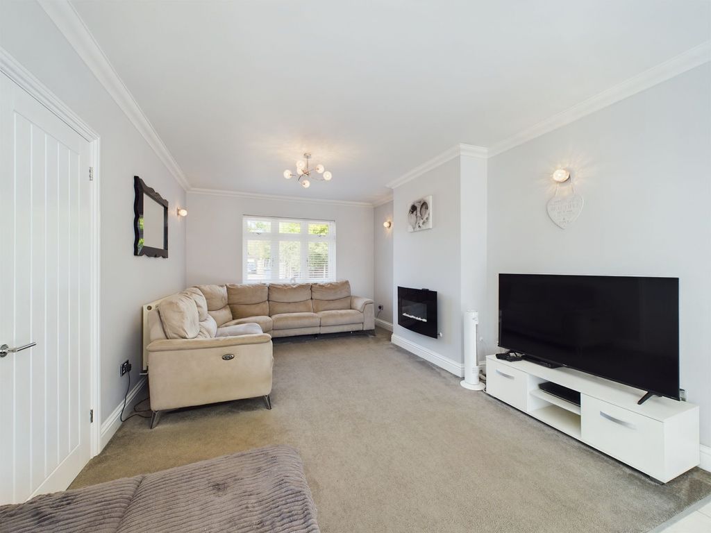 Property photo 3 of 31